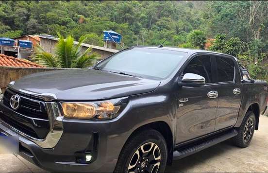 TOYOTA-HILUX-2021