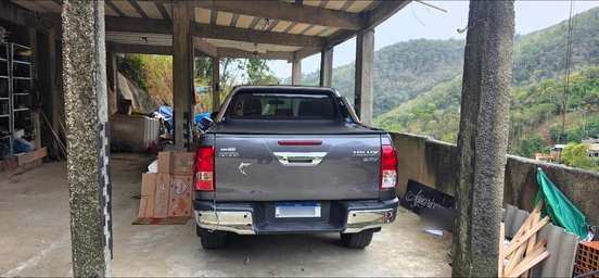 TOYOTA-HILUX-2021