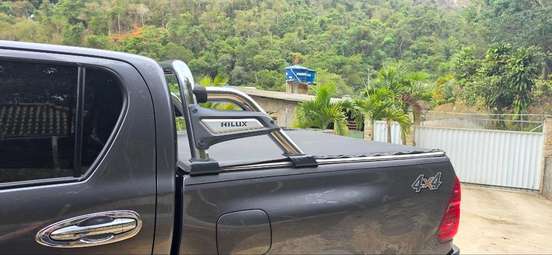 TOYOTA-HILUX-2021