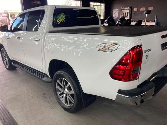 TOYOTA-HILUX-2016