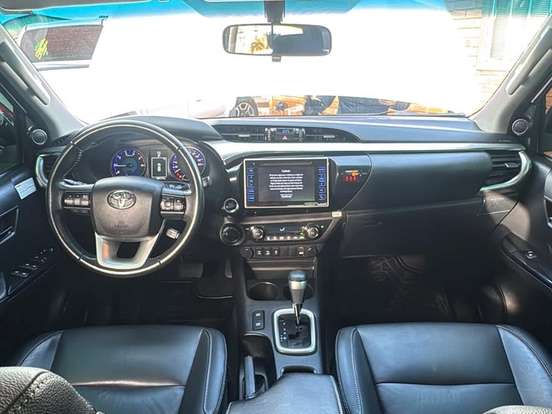 TOYOTA-HILUX-2.8 SRX 4X4 CD 16V DIESEL 4P AUTOMÁTICO TOYOTA-HILUX-2016