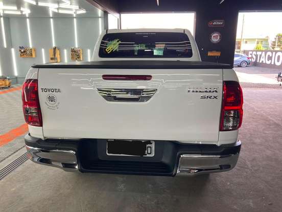 TOYOTA-HILUX-2016