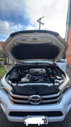 TOYOTA-HILUX-2016