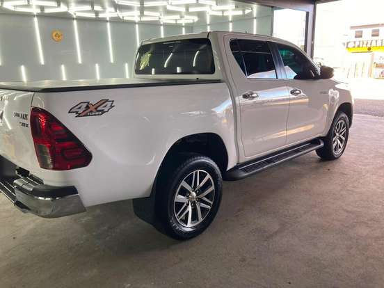 TOYOTA-HILUX-2016