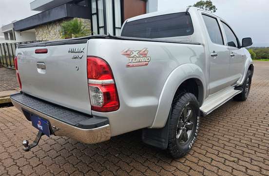 TOYOTA-HILUX-2010