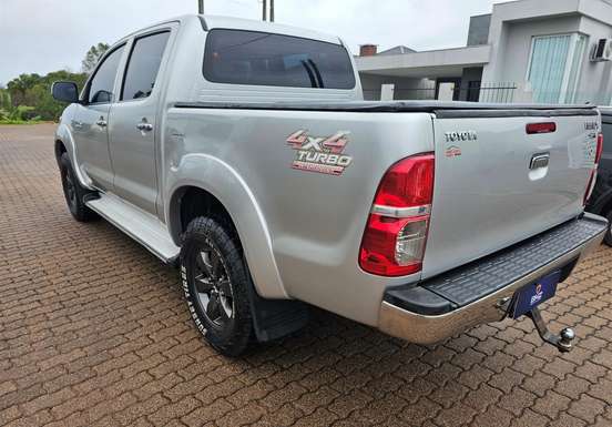 TOYOTA-HILUX-2010