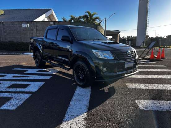 TOYOTA-HILUX-3.0 SRV 4X4 CD 16V TURBO INTERCOOLER DIESEL 4P AUTOMÁTICO TOYOTA-HILUX-2011