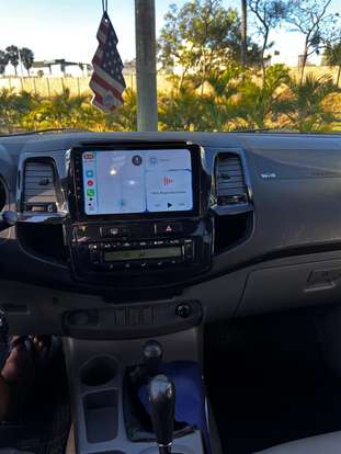 TOYOTA-HILUX-2011