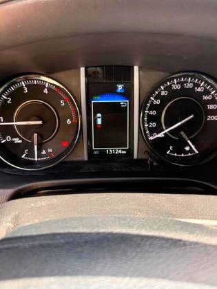 TOYOTA HILUX SW4 2.8 D-4D TURBO DIESEL DIAMOND 7L 4X4 AUTOMÁTICO
