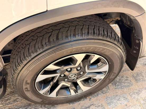 TOYOTA-HILUX SW4-2.8 D-4D TURBO DIESEL DIAMOND 7L 4X4 AUTOMÁTICO TOYOTA-HILUX SW4-2024