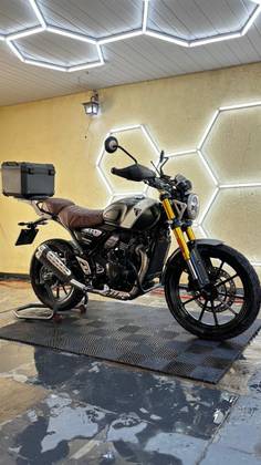 TRIUMPH SCRAMBLER 400 X 