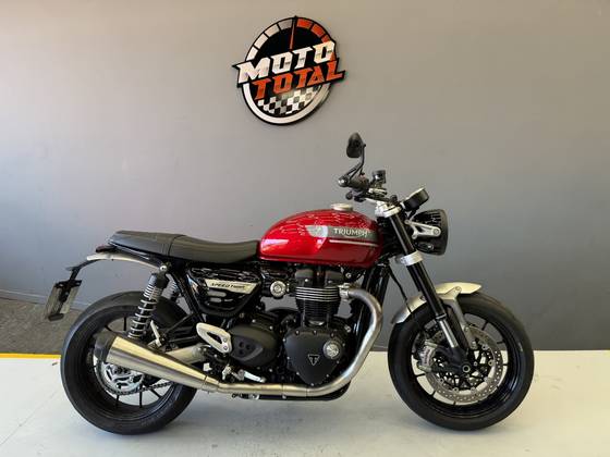 TRIUMPH SPEED TWIN 