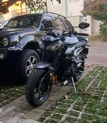 TRIUMPH-STREET TRIPLE R ABS TRIUMPH-STREET TRIPLE R ABS-2023