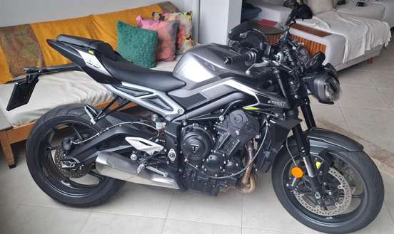 TRIUMPH-STREET TRIPLE R ABS-2023