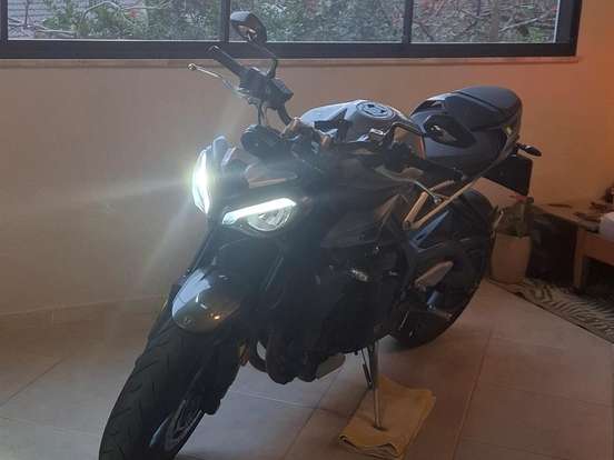 TRIUMPH-STREET TRIPLE R ABS TRIUMPH-STREET TRIPLE R ABS-2023