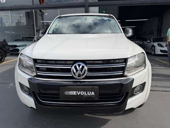 VOLKSWAGEN-AMAROK-2015