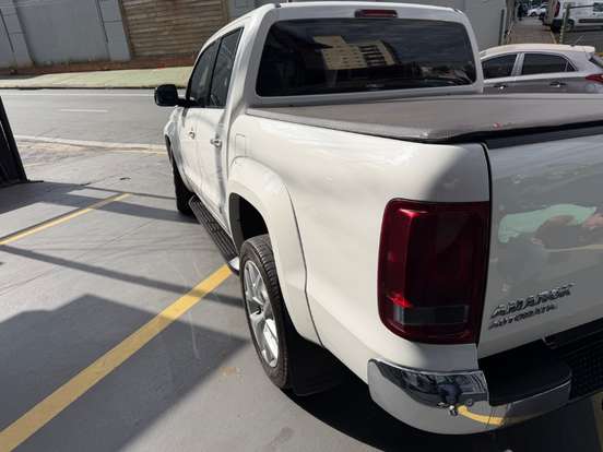 VOLKSWAGEN-AMAROK-2015