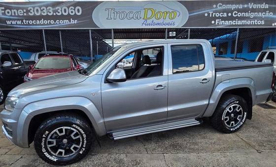 VOLKSWAGEN AMAROK 3.0 V6 TDI DIESEL COMFORTLINE CD 4MOTION AUTOMÁTICO