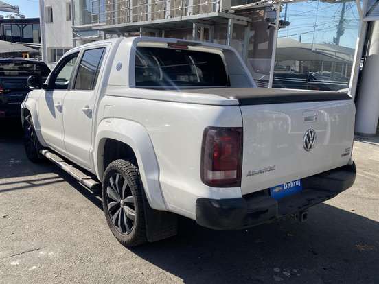 VOLKSWAGEN-AMAROK-2022