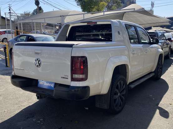 VOLKSWAGEN-AMAROK-2022