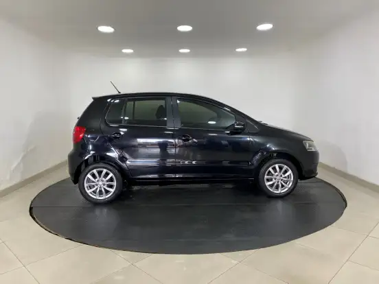 VOLKSWAGEN-FOX-1.0 MI 8V FLEX 4P MANUAL VOLKSWAGEN-FOX-2014