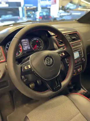 VOLKSWAGEN-FOX-1.6 MI ROCK IN RIO 8V FLEX 4P MANUAL VOLKSWAGEN-FOX-2015
