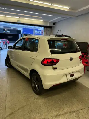 VOLKSWAGEN-FOX-1.6 MI ROCK IN RIO 8V FLEX 4P MANUAL VOLKSWAGEN-FOX-2015