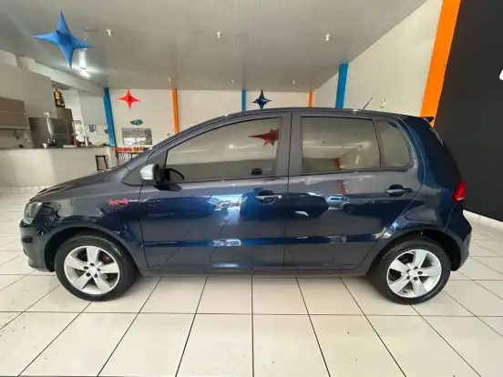 VOLKSWAGEN-FOX-2015