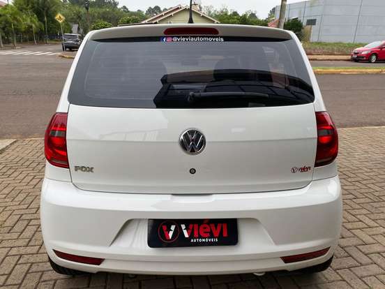 VOLKSWAGEN-FOX-2013
