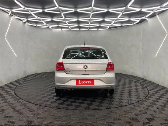 VOLKSWAGEN-GOL-2021