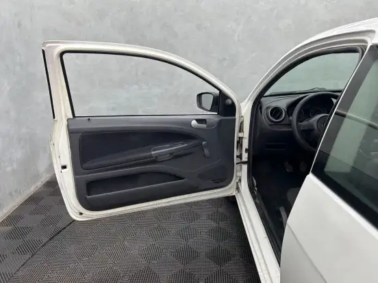 VOLKSWAGEN-GOL-2015