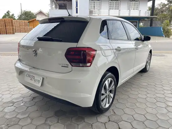 VOLKSWAGEN-POLO-2019