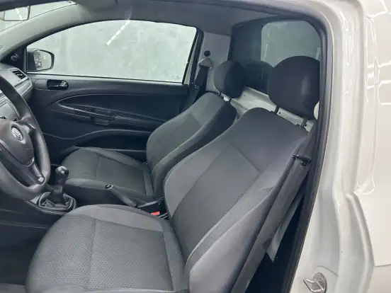VOLKSWAGEN-SAVEIRO-2023