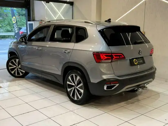 VOLKSWAGEN-TAOS-2021