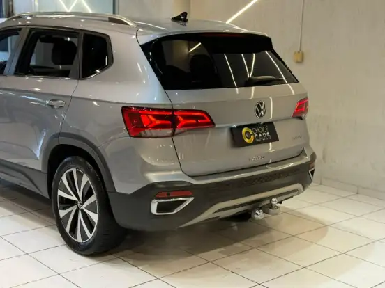 VOLKSWAGEN-TAOS-2021