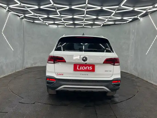VOLKSWAGEN-TAOS-2023
