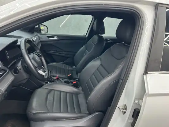 VOLKSWAGEN-TAOS-2023