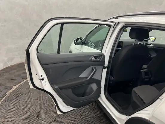 VOLKSWAGEN-T-CROSS-2025