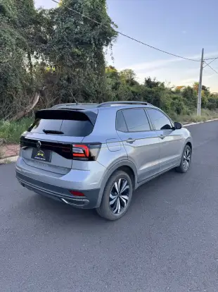 VOLKSWAGEN-T-CROSS-2023