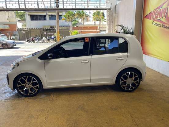 VOLKSWAGEN-UP-2017