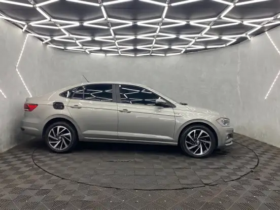 VOLKSWAGEN-VIRTUS-2021