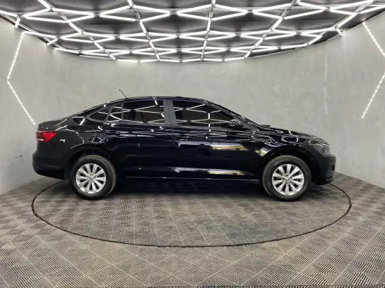 VOLKSWAGEN-VIRTUS-2021