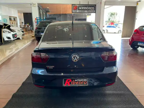 VOLKSWAGEN-VOYAGE-1.6 MSI TOTALFLEX COMFORTLINE 4P MANUAL VOLKSWAGEN-VOYAGE-2016