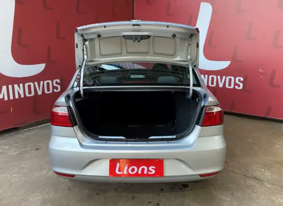 VOLKSWAGEN-VOYAGE-2018