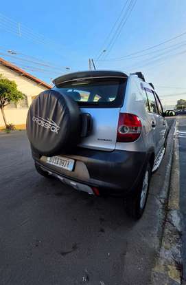 VOLKSWAGEN-CROSSFOX-2008