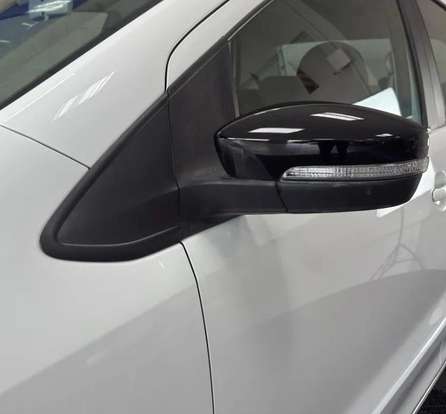 VOLKSWAGEN-FOX-2021