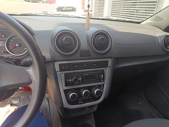 VOLKSWAGEN-GOL-2009