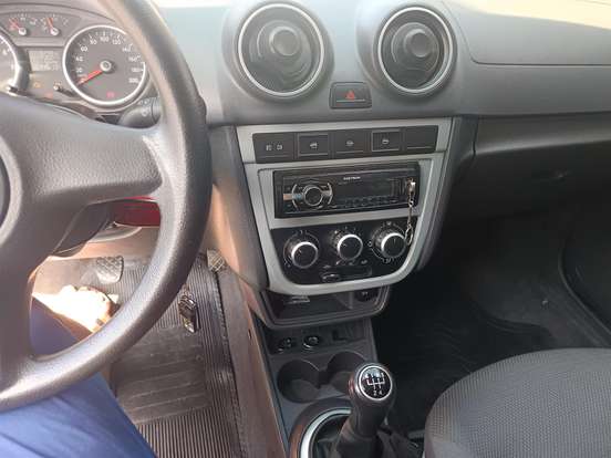 VOLKSWAGEN-GOL-2009