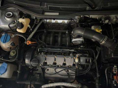 VOLKSWAGEN-GOLF-2009