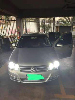 VOLKSWAGEN-GOLF-2009